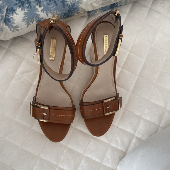 Louise et Cie brown leather, buckle wedge 4in heel. Sz 9 - Picture 2 of 8